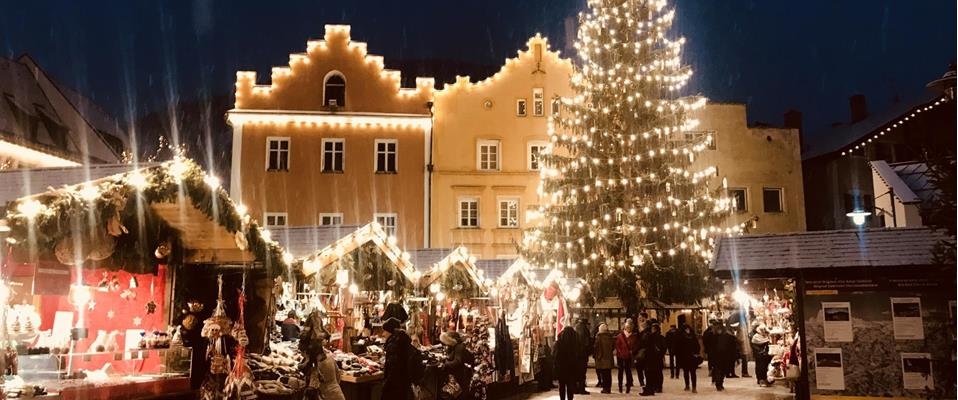 https://www.hotel-edelweiss.it/media/4d587116-d915-426a-b673-ae34e4c81736/958_x_400/p=5/weihachtensterzing.jpg